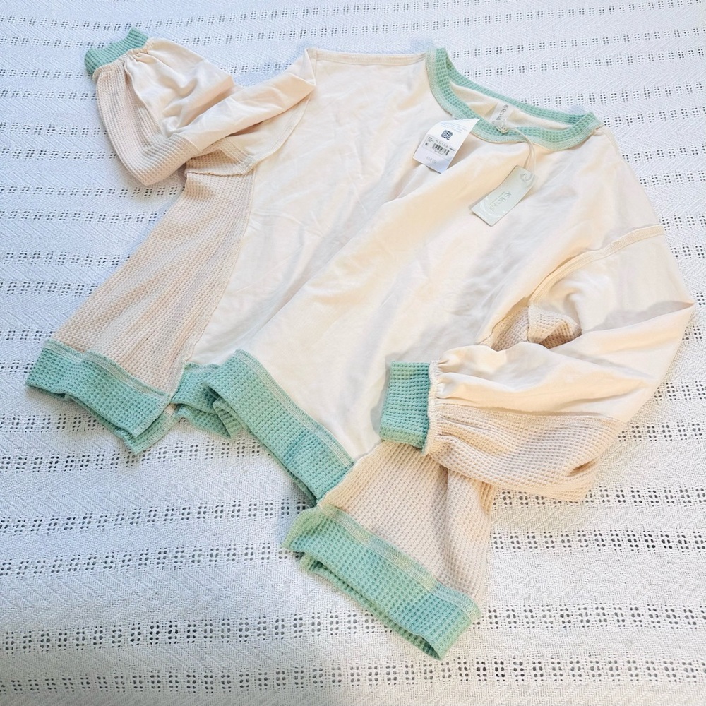 Women's Cream and Mint pullover